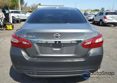 2018 Nissan Altima 2.5 z USA, uszkodzony, nr VIN 1N4AL3AP6JC178574
